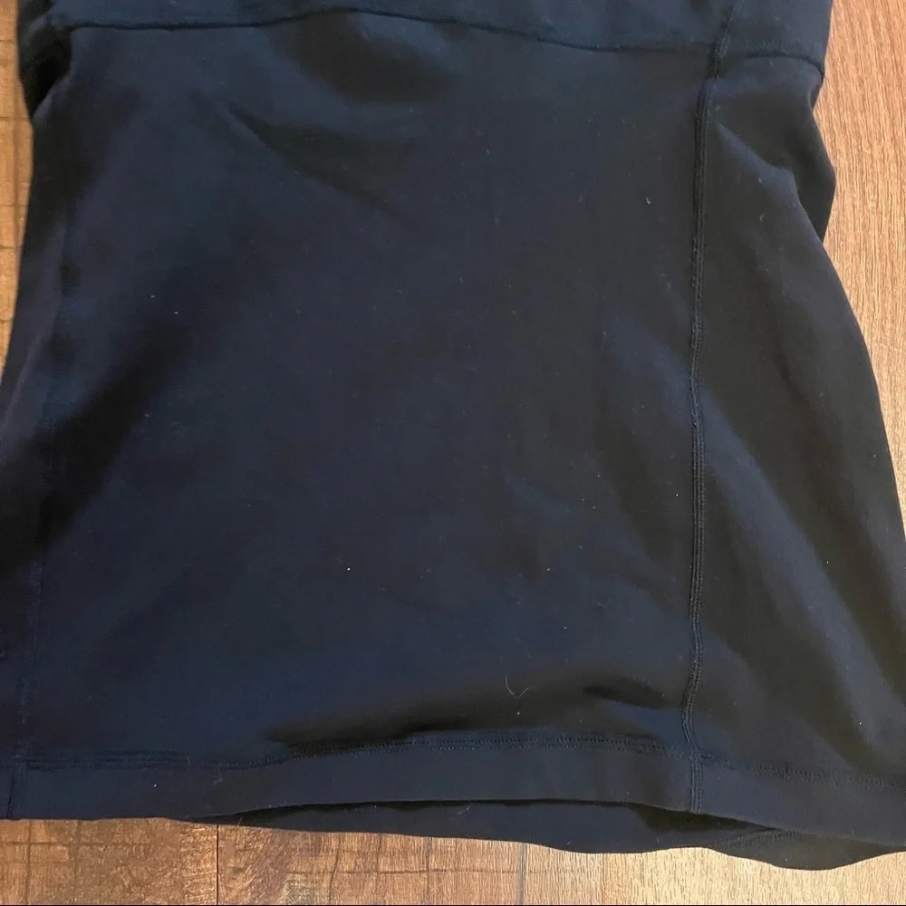 Lululemon Womens racerback activewear tank black silver reflective logo Sz 4